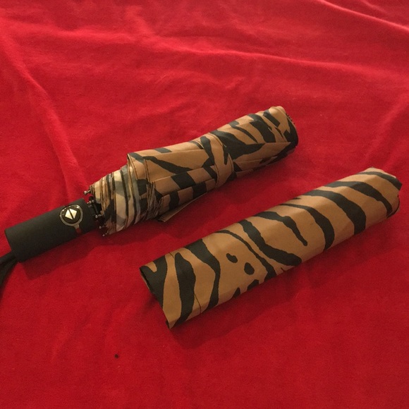 Chico’s Sun & Rain Set - Picture 3 of 4